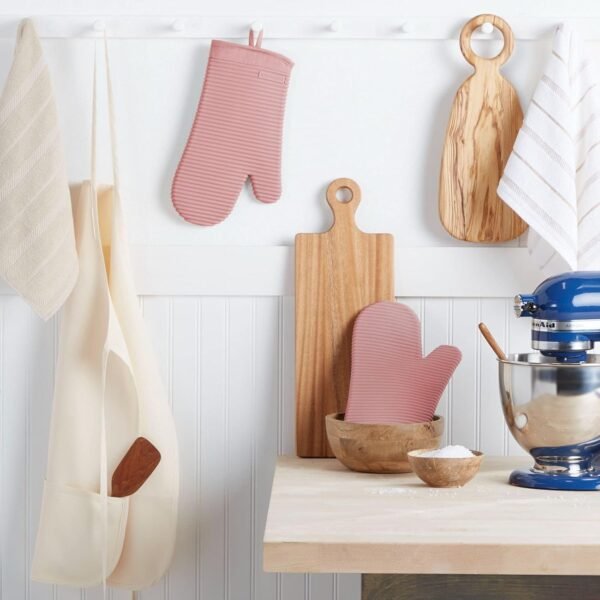 Ribbed Soft Silicone Oven Mitt Set, 7"x13", Milkshake 2 Count